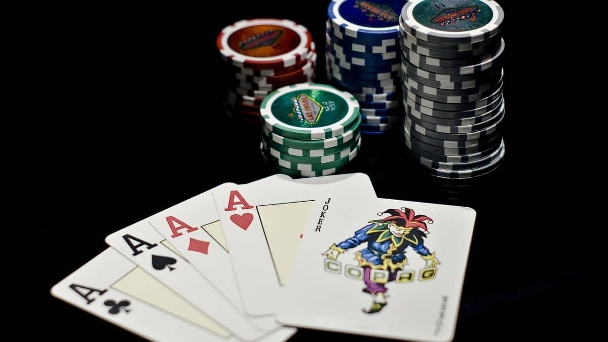 You are currently viewing Poker Hand Ranking: Does a flush beat a full house?