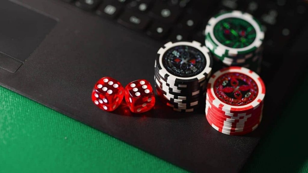 Why you should manage your bankroll when playing Craps online?