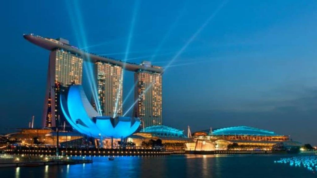 What are the largest casinos in Singapore?