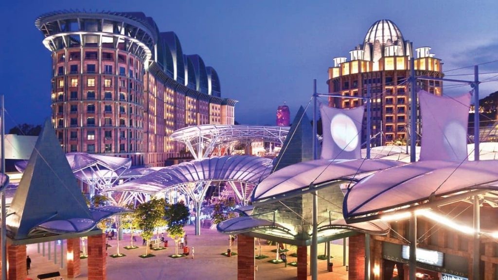 What is the best leisure and gambling destination in Singapore?